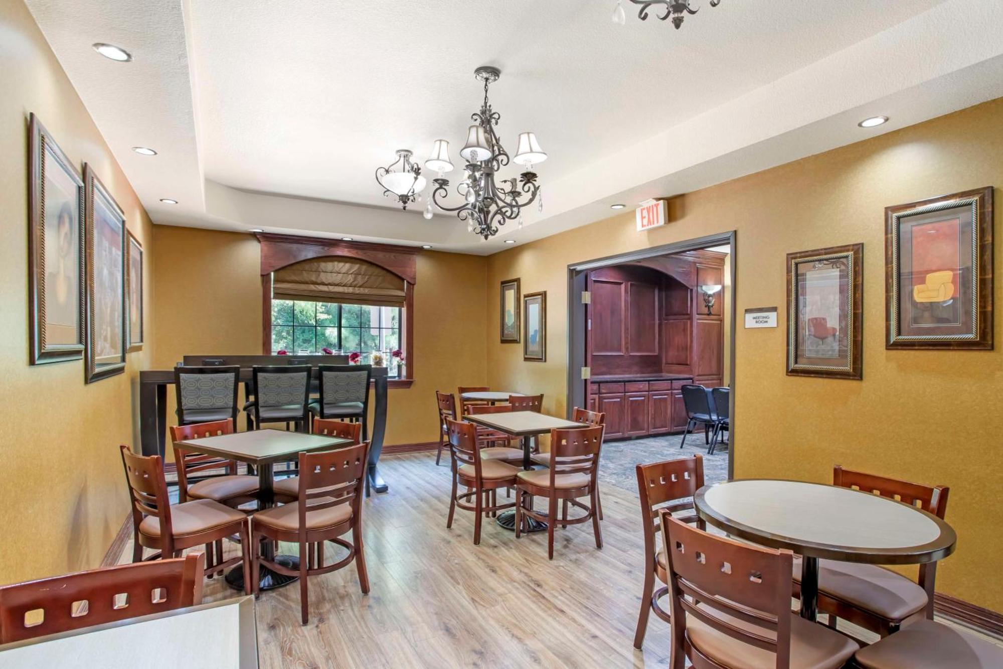 Best Western Plus Crown Colony Inn & Suites Lufkin Exteriér fotografie